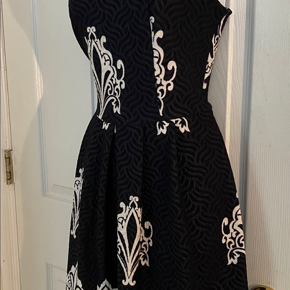 Dress - Picture 2 of 4